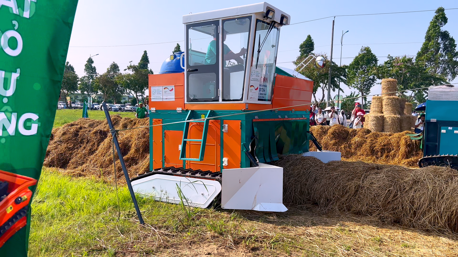 máy đảo trộn phân hữu cơ sản xuất phân hữu cơ