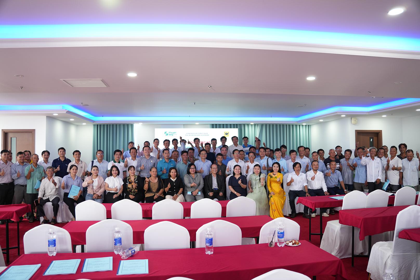 liên kết chuổi giá trị sản xuất sử dụng cơ giới hoá như: máy cuốn rơm phan tấn, máy kéo bánh xích phan tấn...